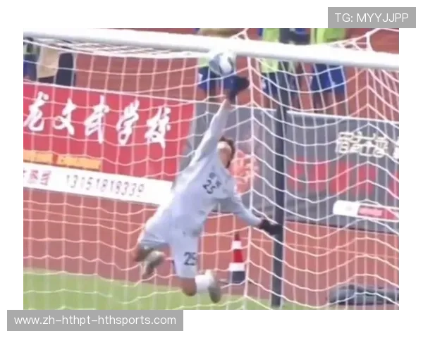 足球比赛中的门将站位与扑救技巧